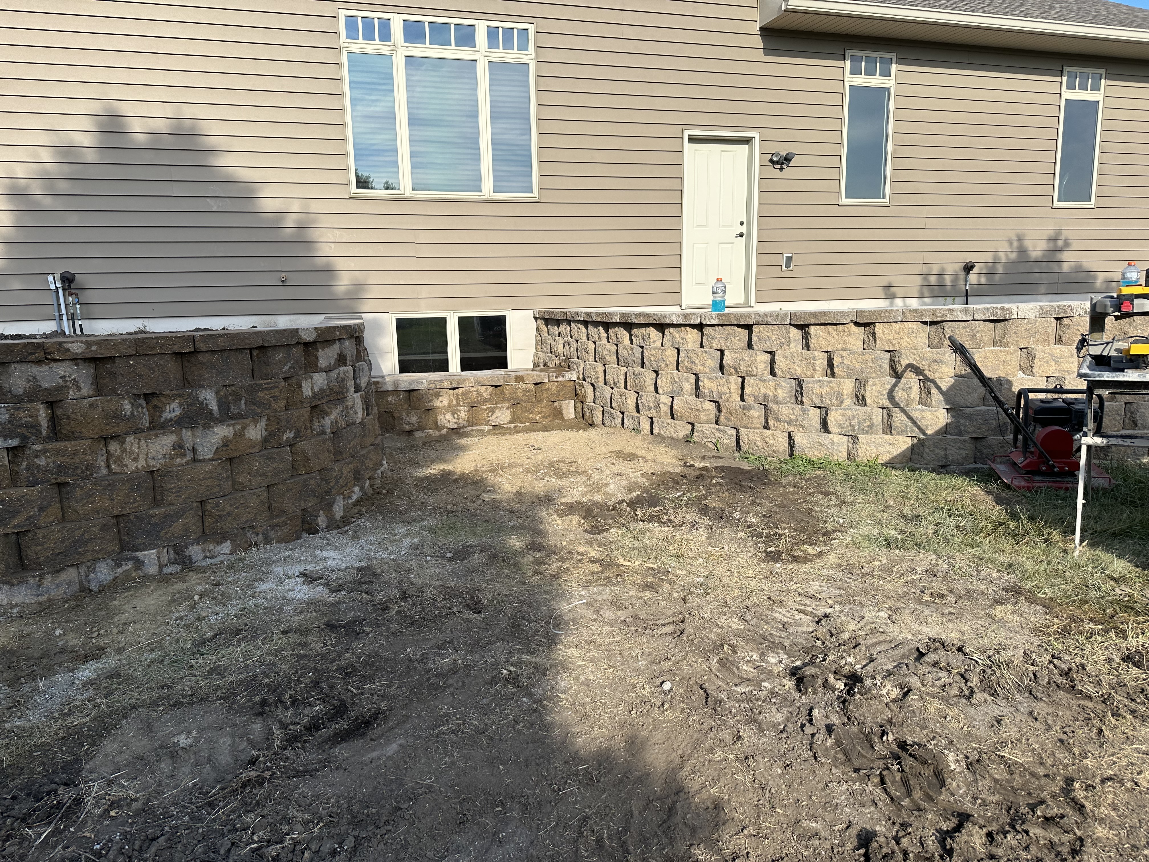 Modular block retaining wall